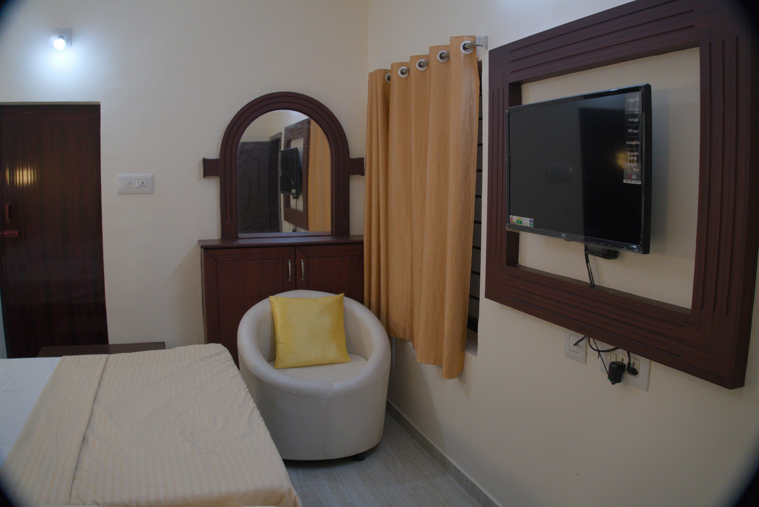 Double Bed AC